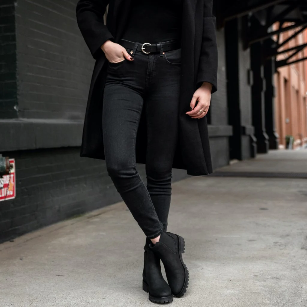 Women's Circle Leather Belt | Black - Image 5