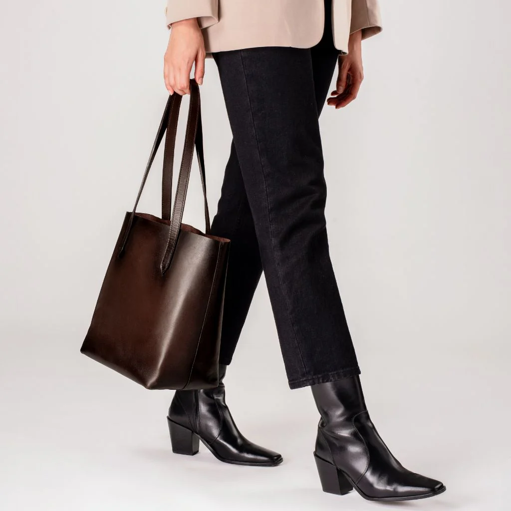Everyday Tote | Old English (M) - Image 7