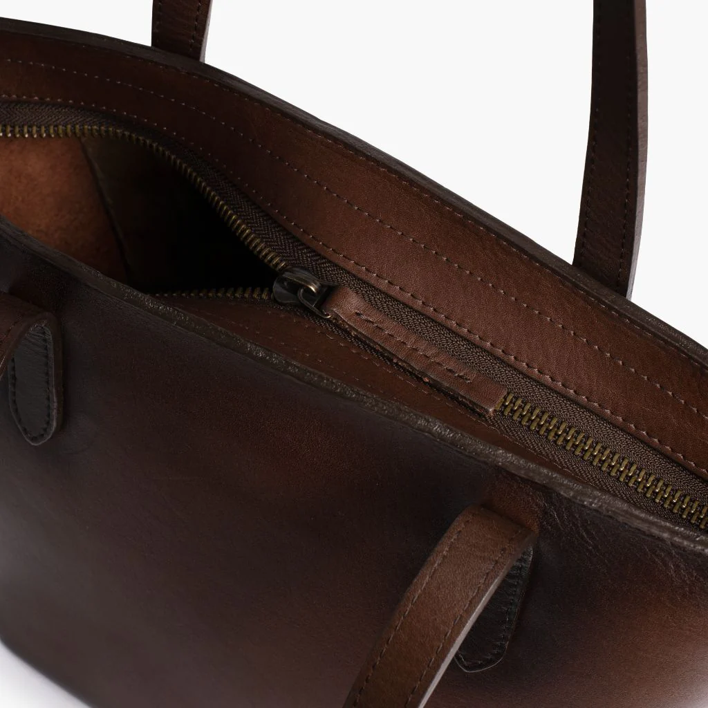 Everyday Tote | Old English (M) (Zipper) - Image 5